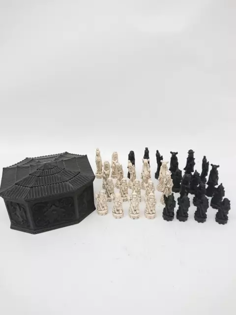 Vintage 32pc Full Set Resin Chinese Warrior Chess Pieces In Storage Box Rare