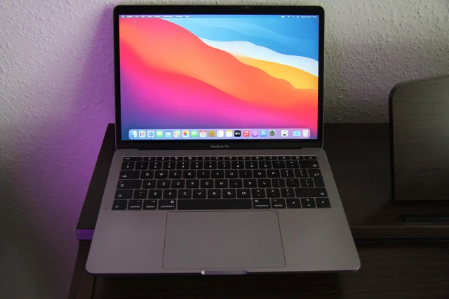 Apple MacBook Pro 2017, 13"" (128 GB SSD, Intel Core i5, 16 GB)
