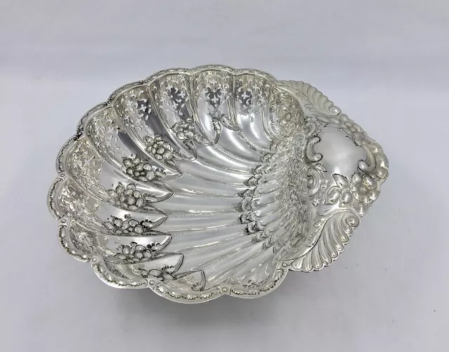 Antico piatto conchiglia argento sterling edoardiano Sheffield 1902 di Henry Atkins