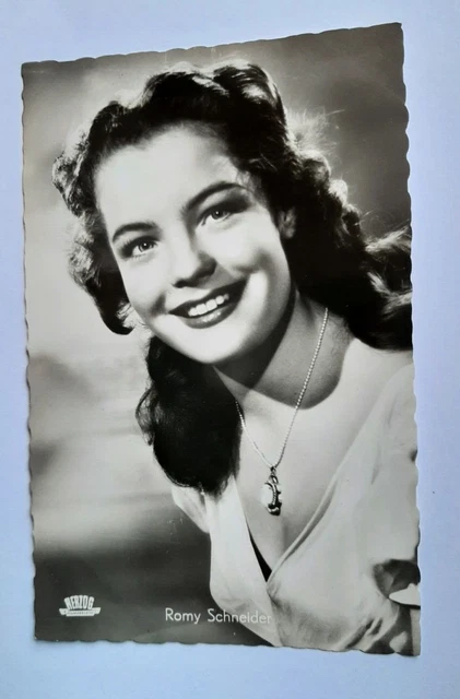 ORIGINAL POSTKARTE "Romy Schneider "  Mädchenjahre einer Königin 👑1360