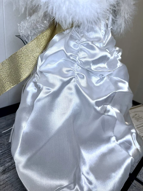 Porcelain Angel Doll  2009 #15617 New in box Heritage Signature Collection 15
