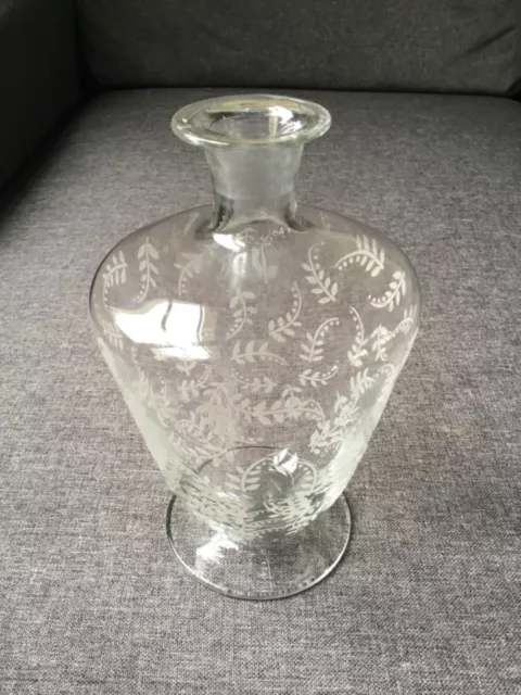 Jolie carafe ancienne en verre très bon état