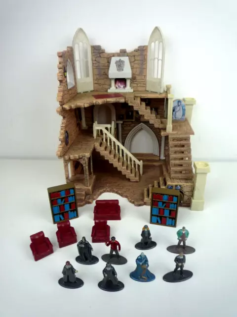 Harry Potter Hogwarts Gryffindor Tower Playset With Accessories 8 Metal Figures