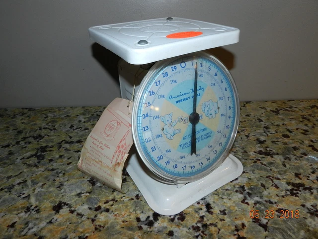 Vintage American Family 30 lb Baby Room Nursery Scale Bear Elephant Blocks Bear