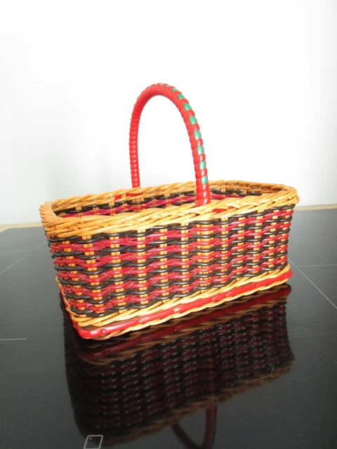 ANCIEN PANIER SAC DE PETITE FILLE EN OSIER ET SCOUBIDOU VERS