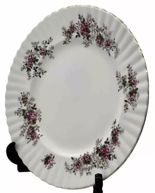 Indulge in Timeless Elegance with Royal Albert Lavender Rose Dinner Plate 2