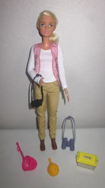 Barbie National Geographic Entomologist Doll with some Accessories Net Camera