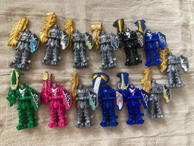 Power Rangers Dino Fury Hengeman Statuetta 15,2 Cm, Con Lancia E Scudo, Chiave Inclusa, Dai 4 Anni