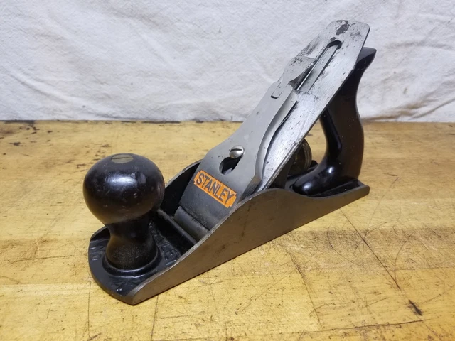 Vintage Stanley No 4 Bench Plane Smooth Sole Woodworking Tool