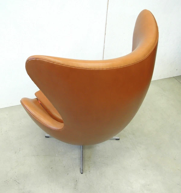 FAUTEUIL ARNE JACOBSEN EGG Chair COGNAC Elegance Leder FRITZ Hansen