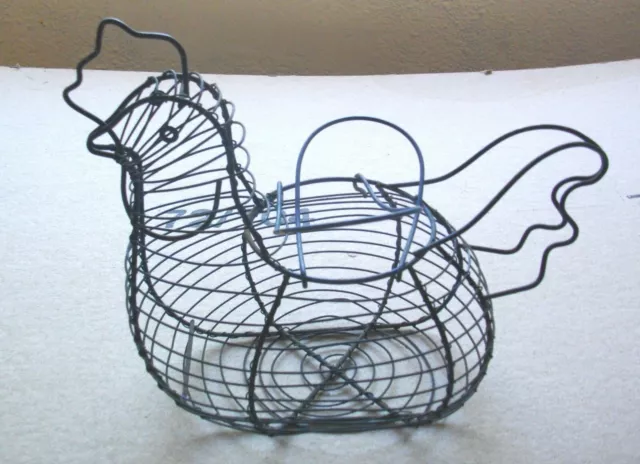 huevera de alambre ( forma de gallina) policromada 34x 28 x15