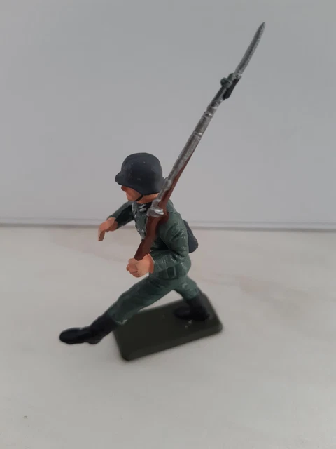 Figurine Starlux - Soldat Parachutiste Debout Avec Mitraillette - Occasion - N°043