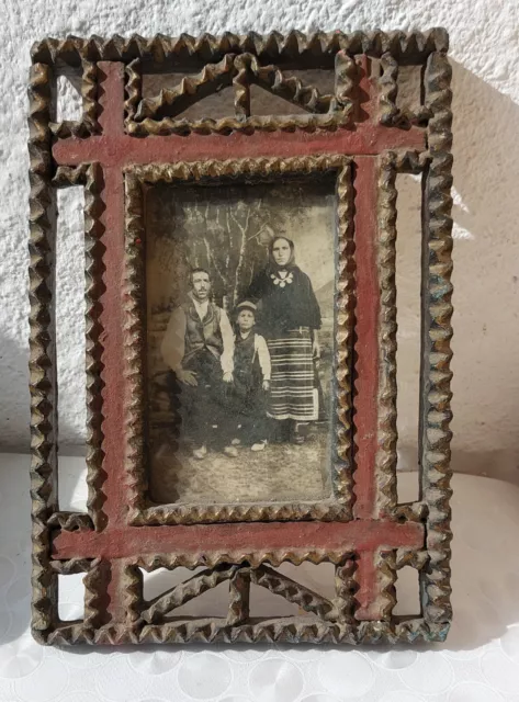 9+" Antique Primitive Wooden tramp аrt Carved Wood, Frame, with photo, old+glass