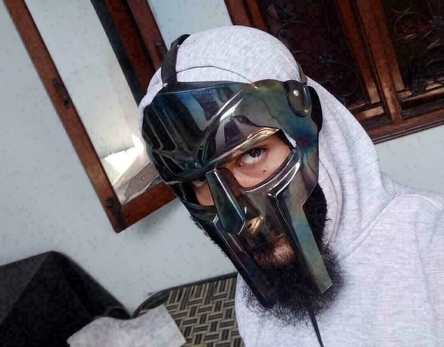 MF Doom Gladiator Face Mask Helmet Hand Forged Sca Larp Helmet Roman Armor gift 2