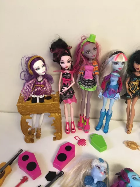 Monster High Doll Lot Of 13 Dolls & Accessories Cleo Draculaura Clawdeen Spectra 2