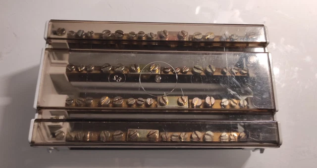BORNIER TRIPHASÉ  BLOC  D ALIMENTATION 4 X 14  POUR FILS DE 1,5mm2 a 35mm2