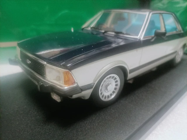 Cult Models 1/18 Ford Granada 2.8 Ghia 1978 Gris - Modèle Résine CML133-3