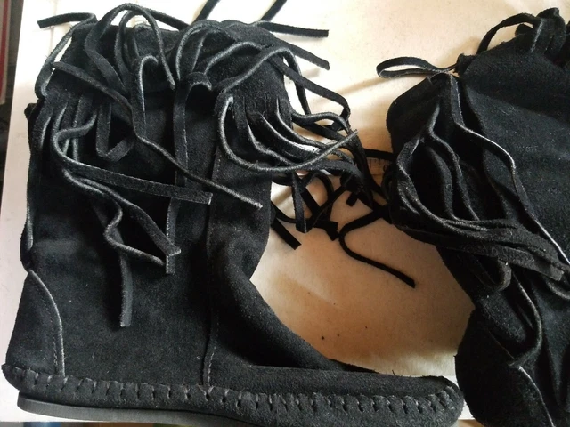 Vintage Taos Pueblo Moccasins - black suede leather ankle boots Fringe Size 4