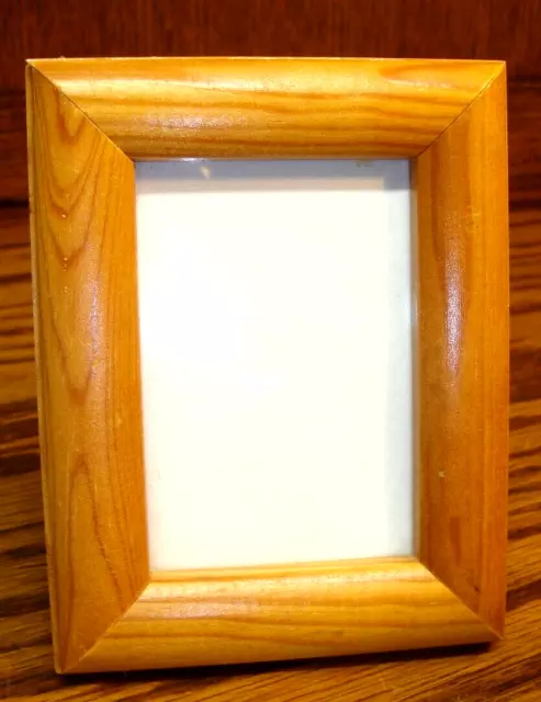Photo Frame Small Free-Standing~Natural Wood Finish Holds 3"x2" Picture      676