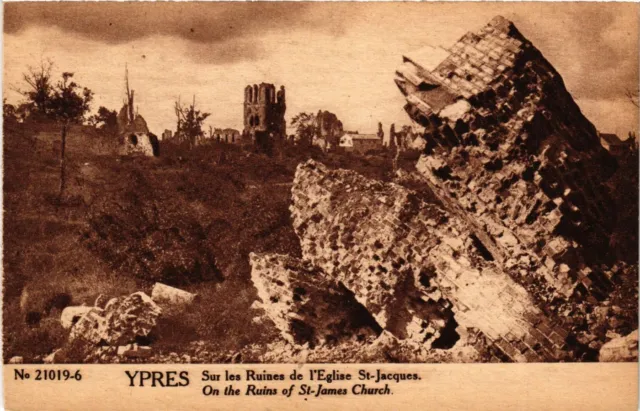 CPA MILITAIRE Ypres-Sur les Ruines de l'Eglise St-Jacques (317264)