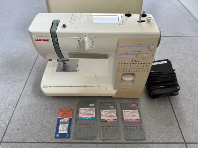 Janome 423s - Metal Sewing Machine - Excellent Condition - Complete With Cover