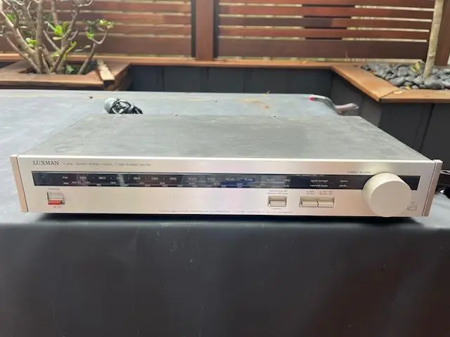 Vintage 1980s Luxman T-210L Hi-Fi AM/FM Stereo Tuner
