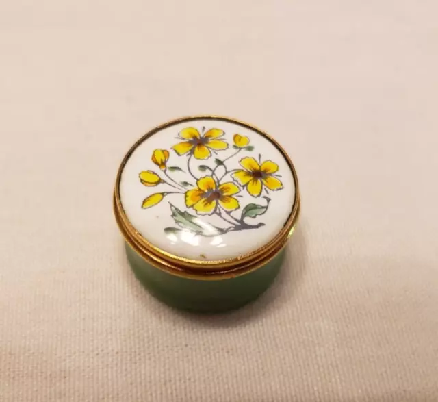 Small Vintage Crummles & Co England Enamel Snuff Box - Floral & Green Small Vintage Crummles & Co England Enamel Snuff Box - Floral & Green