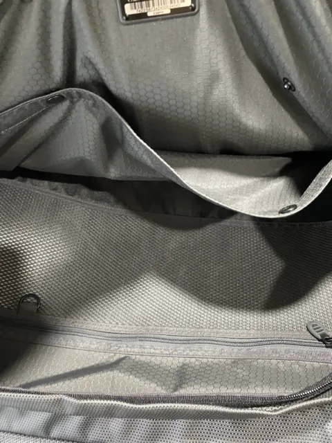 TUMI Alpha Classic Hanging Garment Bag Black Ballistic Nylon Tri-Fold Gray 12