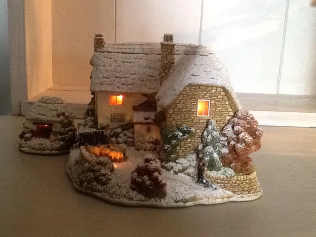 LILLIPUT LANE FLOCK To The Manger L3288 2010 Light Up House LILLIPUT LANE FLOCK To The Manger L3288 2010 Light Up House