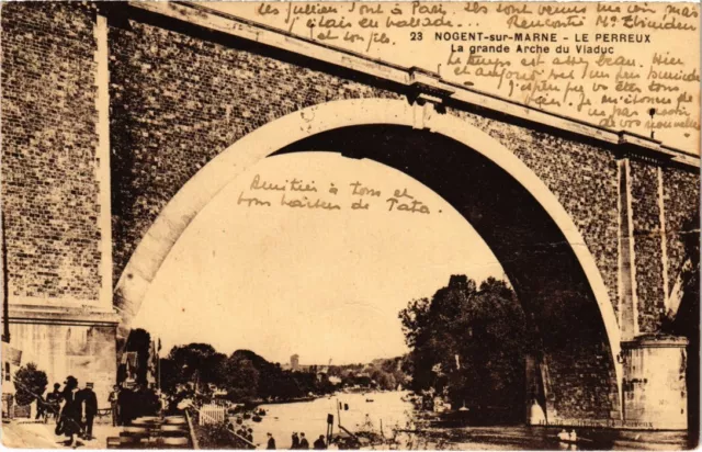 CPA Nogent sur Marne La grande Arche du Viaduc (1348107)