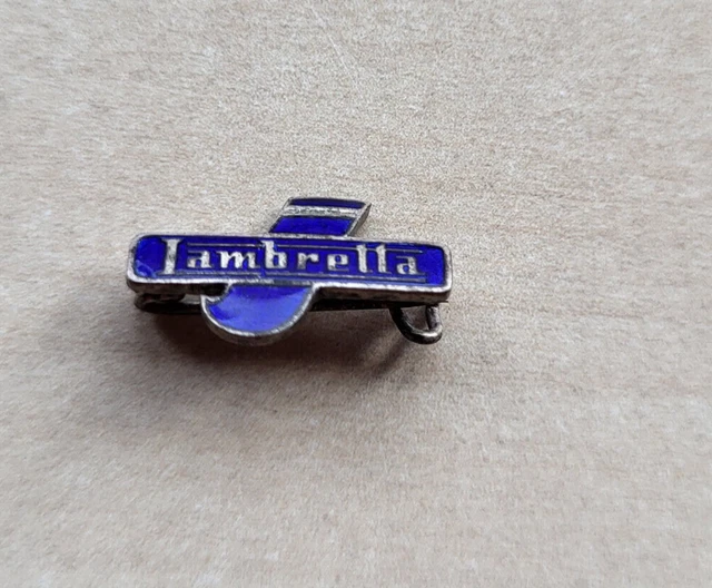 Vierkante pin met dominglabel en vlindersluiting | AtmR Gifts Vierkante pin met dominglabel en vlindersluiting | AtmR Gifts
