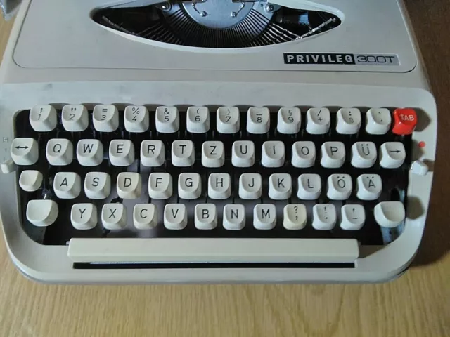 Rara máquina de escribir de viaje Privileg 300T Vintage