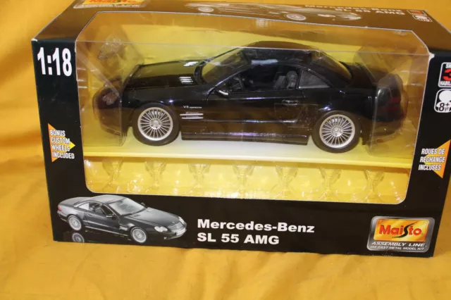 MERCEDES-BENZ SL 55 AMG  NOIR 2001 échelle 1/18ème de chez MAISTO métal