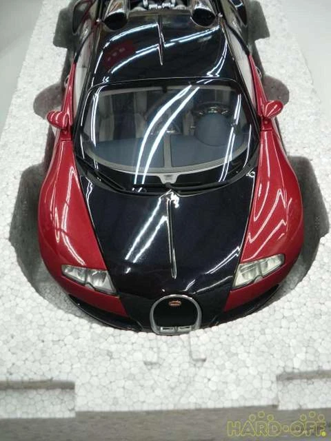 AUTOART 1 18 Model No.   Bugatti Veyron Red Black AUTOART _13357