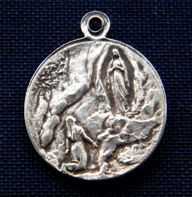 Petite Médaille Religieuse Victorienne Vierge Marie - Or Rose 18K (vers 1880) - Collier Mi-long Occasion