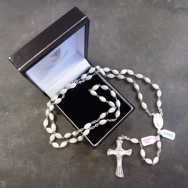 Bianco Madreperla Rosari Su Metallo Color Argento Catenina E Croce IN Scatola