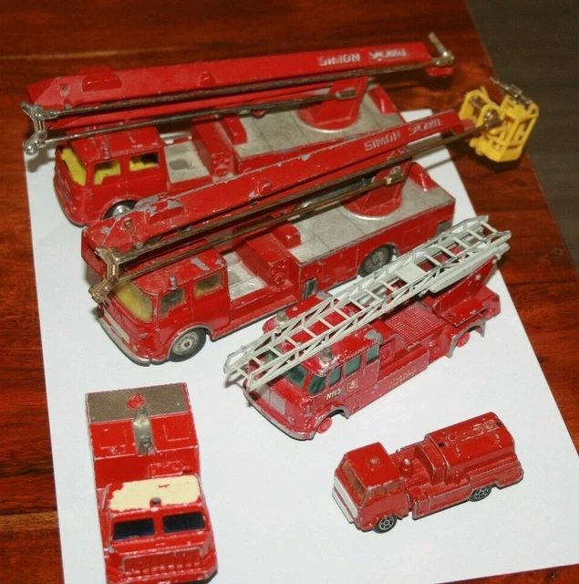 Britains-Métal : Trois camions en mauvais état à restaurer, - Lot 132