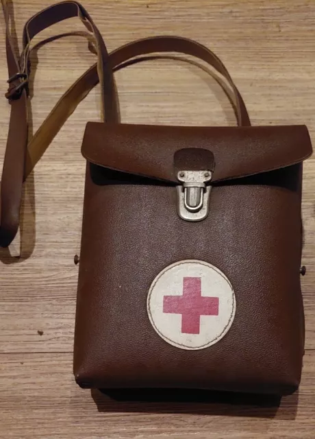 DDR DRK Sanitäter LEDER Tasche gefüllt  alt