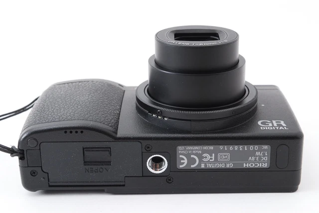 RICOH GR 10.0MP Digital III 3 Camera w/ battery Charger [Exc++] From Japan E640 6