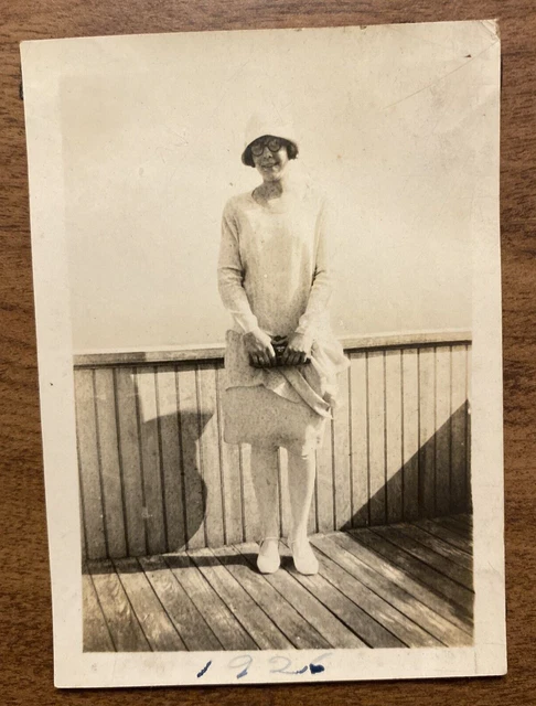 Vintage 1926 Young Lady Woman Smiling Dress & High Heels Purse Real Photo P9c12