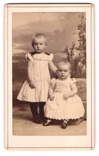 Fotografie L. Belitski, Nordhausen, Freiheit 14, junges Geschwisterpaar in weiß