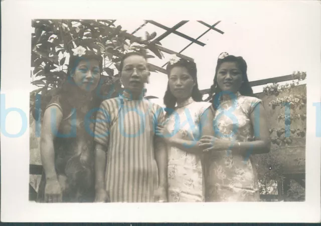post WW2 US Army Officers Photo of  Local mother and daughters Philippines