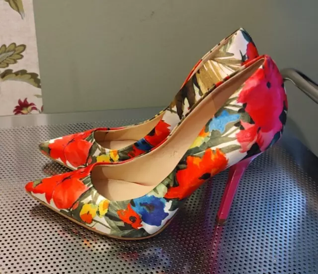 GUESS  Floral Satin Neodan Pointed Toe Stiletto  Pumps Heels  8 1/2 M