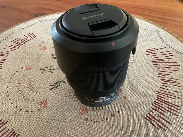 Sony Alpha SEL2870 28-70 mm F/3.5-5.6 IS AF OSS FE