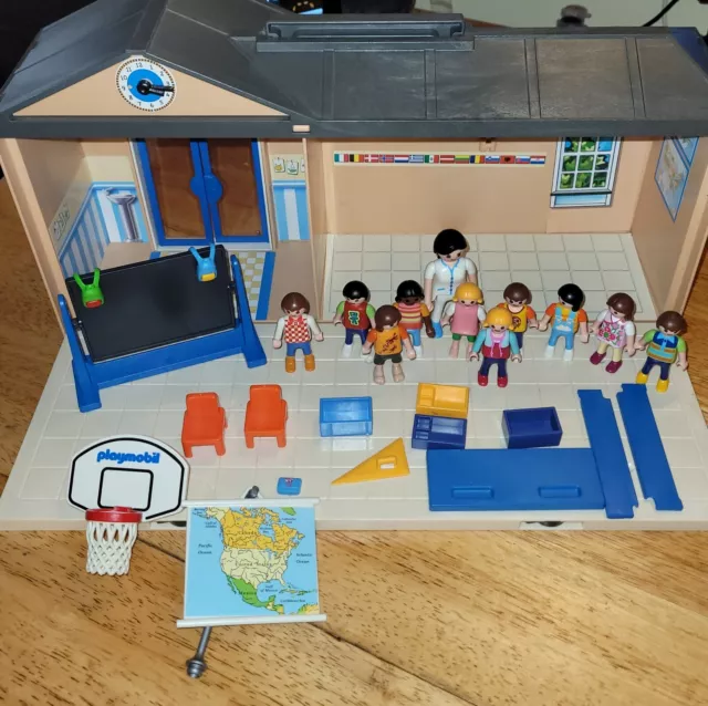 Playmobil School Set 5941 - 51 pieces - Take Along set - Children & Teacher  NEW