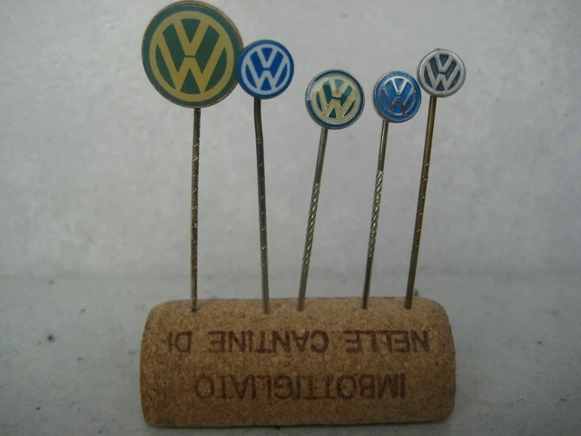 5 Seltene ältere verschiedene Anstecknadeln "VW VOLKSWAGEN AUTOMOBILE" Werbung