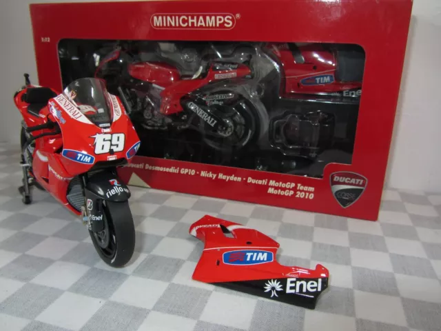 1/12 Minichamps  122 100069 Nicky Hayden Ducati Desmosedici Moto Gp 2010