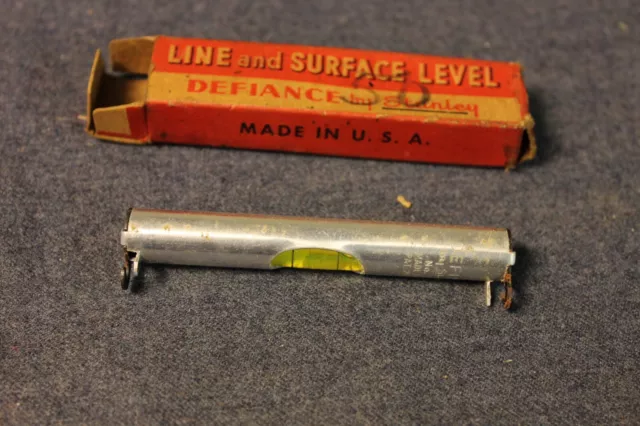 Defiance by Stanley No. 187 Surface and Line Level with box