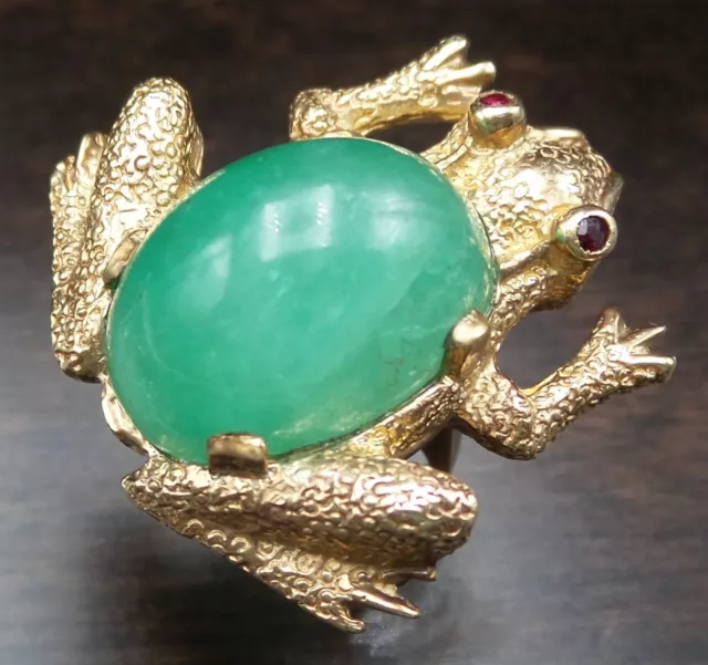 Very Unusual and Heavy Vintage 14K Gold, Ruby & Green Gemstone Frog Ring