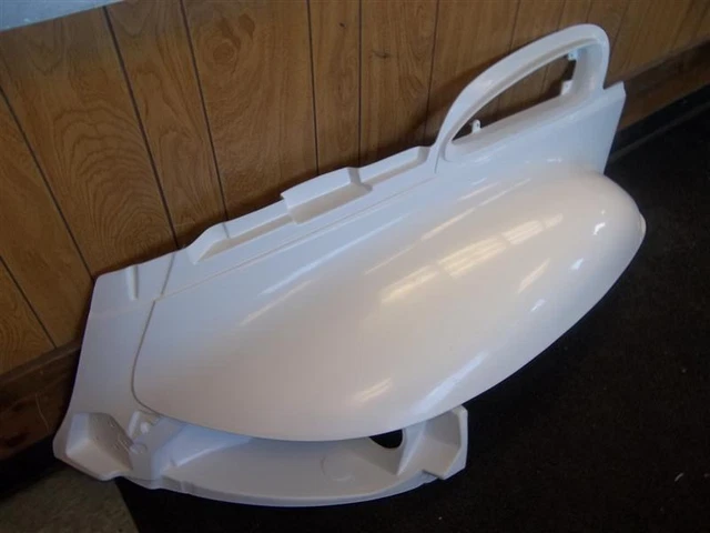 International 4300 0 Hood Fender 1384981